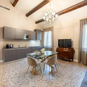 San Vio Palace Luxury Apartamento